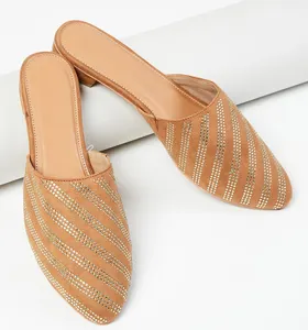 2023 חיצוני שטוח שקופיות סנדלי בית מזדמן נעלי עור בלעדי עבור גבירותיי כפכפים נשים סנדלים