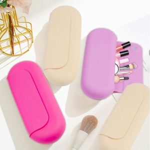 Sac de maquillage portable en silicone pour les voyages, sac de rangement pour les outils de beauté et les pinceaux de maquillage - Product Image 1