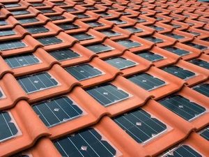 Système de tuiles solaires bifaciales PERC 16W 18W avec une efficacité de 24% Modules photovoltaïques transparents durables Garantie de 5 ans - Product Image 6