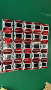 Balise solaire routière à LED double face, étanche et réfléchissante, pour la sécurité routière sur autoroute et asphalte - Product Image 2