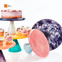 Support à gâteau en résine personnalisable Base en bois de caoutchouc Plateau de service multifonctionnel Couvercle dôme en acrylique Durable Mariage Anniversaire