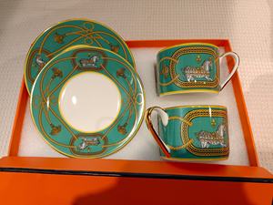 Tasse à café ronde en porcelaine fine de style européen, luxe léger, réutilisable, 220 ml, avec soucoupe, coffret cadeau d'affaires, Guangdong Chine - Product Image 3