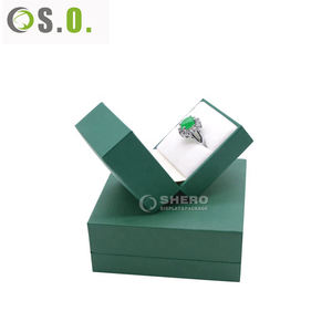Boîte d'emballage de bijoux de luxe en cuir PU vert pour pendentif et bague de mariage, avec logo personnalisé par marquage à chaud - Product Image 3