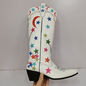 Shikol รองเท้าบูทคาวบอยปักลายดวงจันทร์ดาวสำหรับผู้หญิงรองเท้า2025รองเท้าบูทแบบตะวันตกส้นสูงแบบกำหนดเองแฟชั่น - Product Image 2