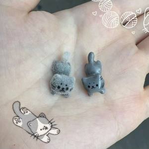 Boucles d'oreilles clous chat bleu en peluche moelleuse, mignonnes, style dessin animé, douces, petites, animales, douillettes pour l'hiver {Boucles d'oreilles pour femmes} - Product Image 2