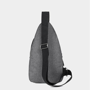 Bandolera Deportiva para Exteriores Gris Ligera de un Solo Hombro Económica Personalizada con Logo - Product Image 4