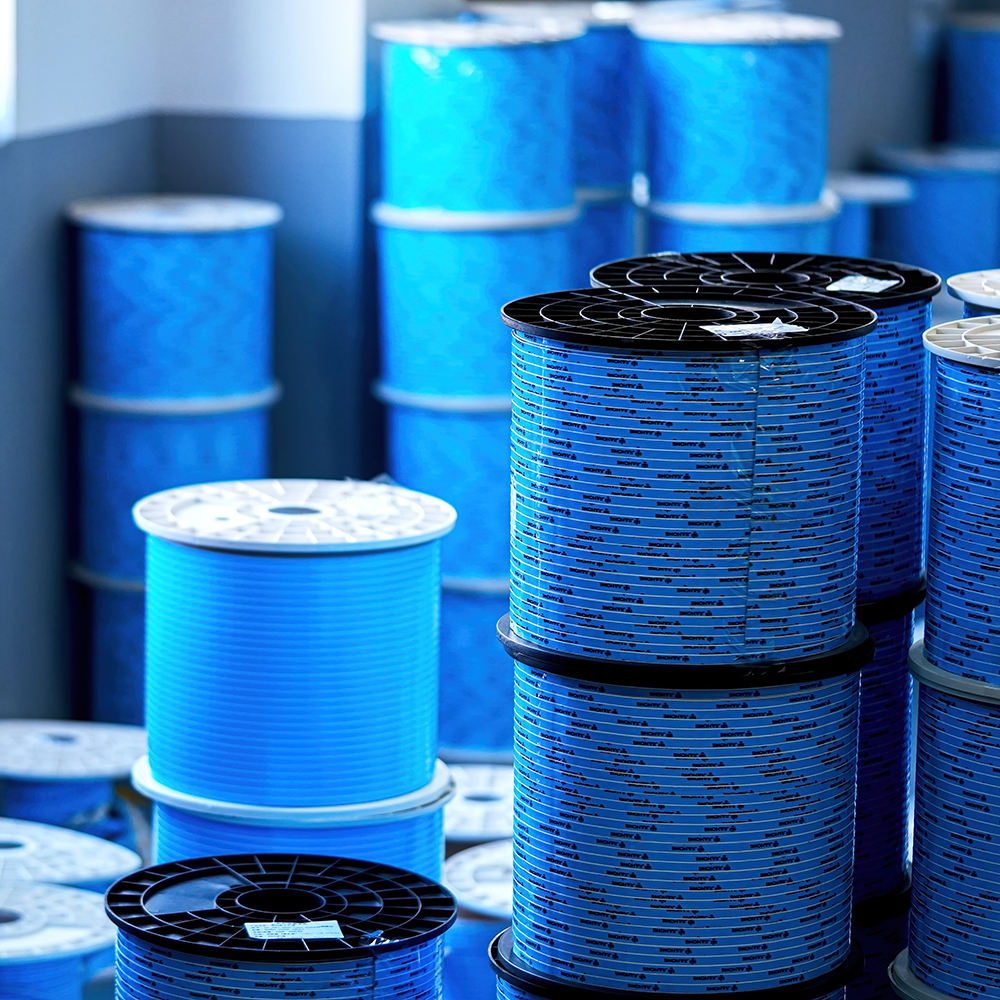 Wholesale Stock Low Price DC 12V LED 3500K Copper Flexible Light Strip 60D SMD Epistar 1500M/roll Remote Control IP20