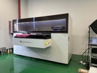 Machine d'impression numérique à jet d'encre DTG pour t-shirts et vêtements Jade 6090 automatique avec garantie d'un an