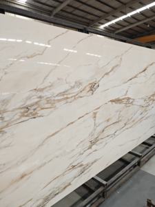 بلاط بورسلين مصقول ذهبي كبير الحجم بتصميم بيكاسو بسعر المصنع، 3200×1600×12 مم، جودة عالية بمظهر الرخام للجدران - Product Image 4