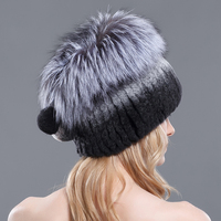 Bonnets en fourrure de lapin Rex véritable pour femmes Bonnet en fourrure véritable avec grand pompon en fourrure de renard argenté Chapeaux chauds et moelleux