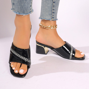 รองเท้าส้นหนาหัวเหลี่ยมแบบเปิดนิ้วเท้า ไซส์ใหญ่ แฟชั่นรองเท้าส้นสูงสำหรับผู้หญิง ฤดูร้อน รุ่นใหม่ล่าสุด แฟชั่นเสื้อผ้าสำหรับออกนอกบ้าน - Product Image 2