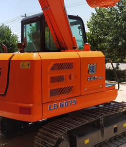 โรงงานจำหน่ายรถขุดตีนตะขาบกำลังสูง 7.5 ตัน รุ่น CDM6075 เครื่องจักรขุดดินขนาดกะทัดรัดที่เชื่อถือได้ - Product Image 2