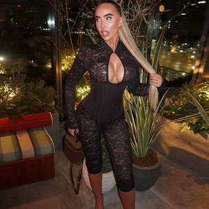 Tenues de club personnalisées 2026 pour femmes : Hauts corset sexy en dentelle, pantalons moulants extensibles transparents à taille naturelle et manches longues - Product Image 4