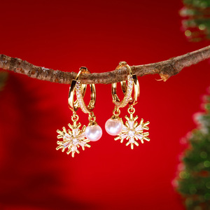 Boucles d'oreilles <span class=keywords><strong>de</strong></span> <span class=keywords><strong>Noël</strong></span> en alliage <span class=keywords><strong>chic</strong></span> et luxueuses - Paire unique avec pendentif flocon <span class=keywords><strong>de</strong></span> neige et Père <span class=keywords><strong>Noël</strong></span> festifs - Product Image 5