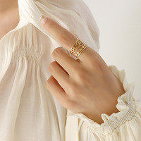 Exquisiter Mehrschichtiger Hohlmuster-Ring mit Offenem, Verstellbarem und Stapelbarem Design, Edelstahl-Modeschmuck für Frauen zum Täglichen Tragen
