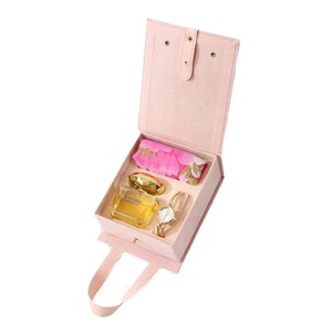 Set de Regalo Creativo de Marca OEM para el Día de la Madre, Tanabata o San Valentín para Mujer, Caja de Regalo Dorada de Lujo Ligero con Bufanda y Perfume - Product Image 5