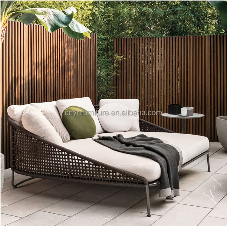 Solar betriebene Outdoor-Ess-Set moderne Möbel Garten Luxus Outdoor-Deck Möbel Garten Sofas Rattan