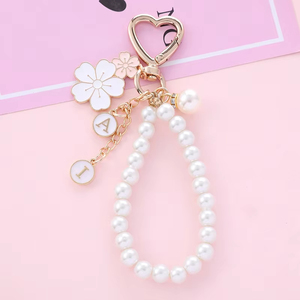 Llavero de metal con perlas y flor de cerezo al por mayor para mujer, niña, llavero con corazón, colgante para bolso, fiesta de boda - Product Image 2