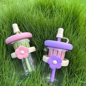 पुआल और 3 डी फूलों की आस्तीन के साथ पारदर्शी ग्लास कप <span class=keywords><strong>2025</strong></span> रस दूध या आइस्ड पेय के लिए सुंदर डिजाइन - Product Image 4