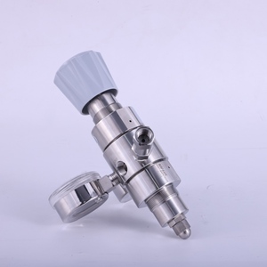 Régulateur de gaz inertes à deux étages NAI LOK 1/4 FNPT, entrée 3500 psi, 5 ports, 2 manomètres, en acier inoxydable SS316L, pour argon, hélium et <span class=keywords><strong>azote</strong></span> de haute pureté - Product Image 1