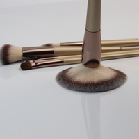 Logo personnalisé modèle classique 8 pièces porte marque privée fond de teint de luxe ensemble de pinceaux de maquillage cosmétique