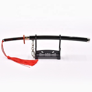 Hot anime <span class=keywords><strong>démon</strong></span> slaye exclusif <span class=keywords><strong>katana</strong></span> métal artisanat noir épée porte-clés cadeau jouet décoration charbon de bois Jirang trois générations - Product Image 1