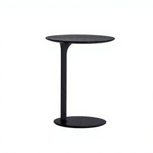 Table d'appoint en fer forgé, finition noire thermolaquée, design moderne en forme d'ange, écologique, personnalisable, meubles de salon - Product Image 1
