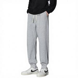 Pantalon de survêtement décontracté pour homme – Tendance urbaine automne, respirant, avec cordon de serrage, en polyester/coton peigné, service OEM, mi-long - Product Image 2
