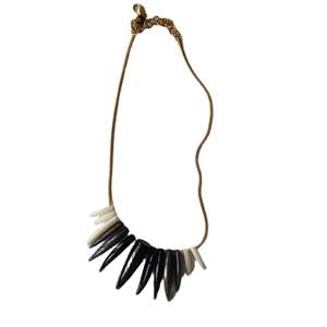 Collar con Colgante de Moda, Acero Inoxidable 316L, Baño de Oro PVD, Joyería Sostenible y Resistente - Product Image 1