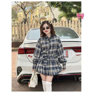 Robe à carreaux floraux ODM pour femmes avec col carré Style formel tendance parfaitement adapté pour améliorer la beauté féminine pour l'automne - Product Image 1