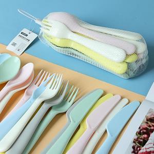 Ensemble <span class=keywords><strong>de</strong></span> couverts en plastique réutilisables <span class=keywords><strong>de</strong></span> 18 pièces dans des couleurs pastel, lavables au lave-vaisselle, pour les pique-niques, <span class=keywords><strong>le</strong></span> camping et les fêtes - Product Image 6