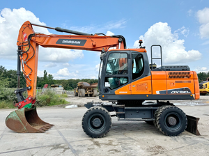 Excavatrice sur chenilles DEVELON DX190W de 18,8 tonnes avec moteur/pompe de 121000W pour la réparation des routes municipales, la pose de canalisations et les travaux de terrassement urbain - Product Image 5