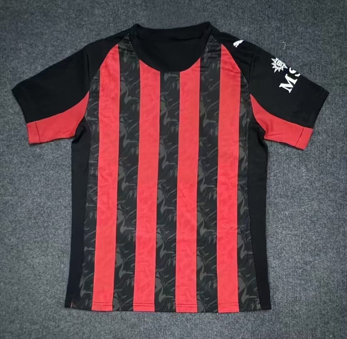 สีดำและสีแดงของเอซี มิลาน