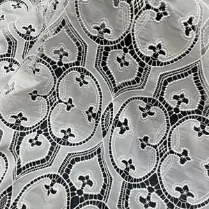 गर्म बेच सफेद पॉलिएस्टर सममित ग्राफिक्स हथेली Guipure फूल लक्जरी फीता कपड़े के लिए कपड़े