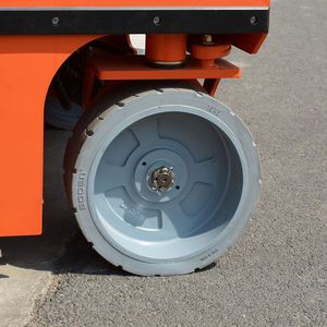 Elevador de tijera móvil para exteriores autopropulsado KCCL y plataforma elevadora de tijera hidráulica de trabajo aéreo - Product Image 6