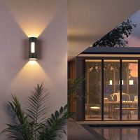 Applique murale extérieure LED, double tête éclairant vers le haut et vers le bas, applique murale ronde en aluminium minimaliste et créative pour porche/balcon/entrée