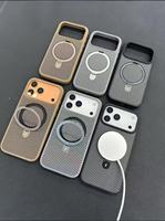Coque de téléphone magnétique invisible avec béquille en fibre de carbone mate pour iPhone 14, emballage pour coque iPhone 15, coque pour iPhone 17 Pro