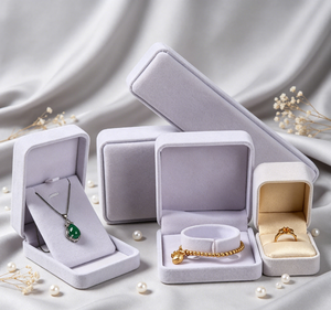 Coffret de boîtes en papier haut de gamme avec base rigide en tissu velours violet clair, design carré, fermeture magnétique, en pâte à papier gaufrée - Product Image 4
