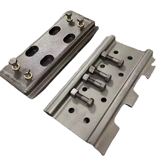 Volvo ABG7820 Paver Split Type Rubber Track Shoes