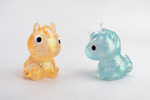 Jouet Licorne Mignonne en TPR Écologique Multicolore pour Enfants, à Presser à la Main, à Rebond Lent, Anti-Stress et Outil de Décompression - Product Image 5