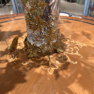 <span class=keywords><strong>Table</strong></span> à <span class=keywords><strong>manger</strong></span> ronde de luxe classique française en <span class=keywords><strong>bois</strong></span> massif sculpté à la main en marqueterie de placage pour 8 personnes - Product Image 3