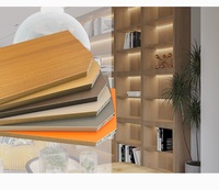 Panneau mural composite en aluminium alvéolaire SPC personnalisé 1220x2440mm ignifuge pour villa, hôtel, intérieur commercial