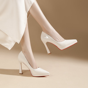 Scarpe con tacco alto sexy da <span class=keywords><strong>donna</strong></span> OTM OEM con suola rossa - Décolleté a punta nere di tendenza 2026, eleganti per feste e occasioni formali - Product Image 3