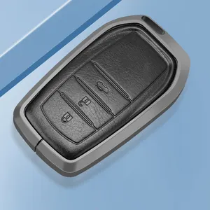 C2 yeni tasarım çift koruma alüminyum alaşımlı Metal araba anahtarı kılıflı anahtar ile Toyota için deri zincir anahtar kapağı