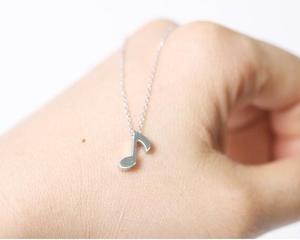 Collana Minimalista con Simbolo Musicale Placcata in Oro 18K per Donne 2026, Ciondolo a Forma di Note Musicali in Acciaio Inossidabile per Ragazze - Product Image 3