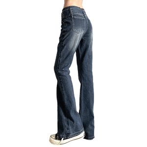 Pantalones vaqueros acampanados de cintura alta para mujer con logo personalizado al por mayor, color marrón, con cinturón de hebilla multiorificios, corte ajustado, estilo streetwear - Product Image 4