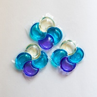 Dosettes à linge multifonctionnelles combinant nettoyant, adoucissant et eau de javel pour un entretien complet