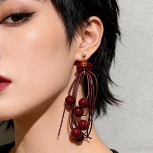 Boucles d'oreilles pendantes vintage en perles de haricot rouge pour femme, bijoux en pierre naturelle, perles rouges, à porter au quotidien 2025 - Product Image 4