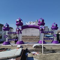 Arche de mariage gonflable personnalisable avec décoration violette et argentée au design de cygne pour les mariages en plein air, les événements et les fêtes