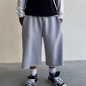 Pantalones cortos de chándal holgados estilo streetwear personalizados para hombre, de doble cintura, 3/4, para verano - Product Image 4